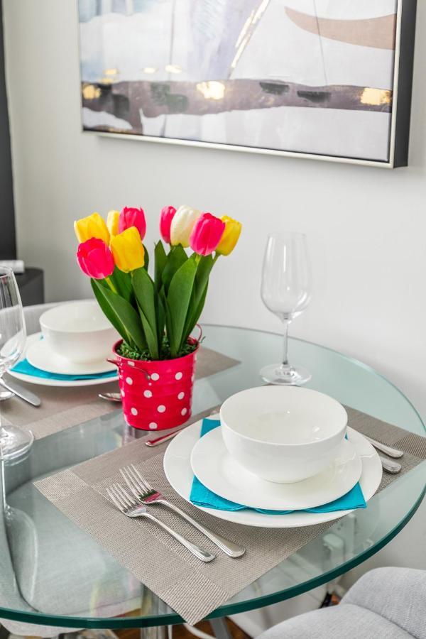 Upscale 1Br - Boutique Apartment - Prime Location Downtown! ฮามิลตัน ภายนอก รูปภาพ